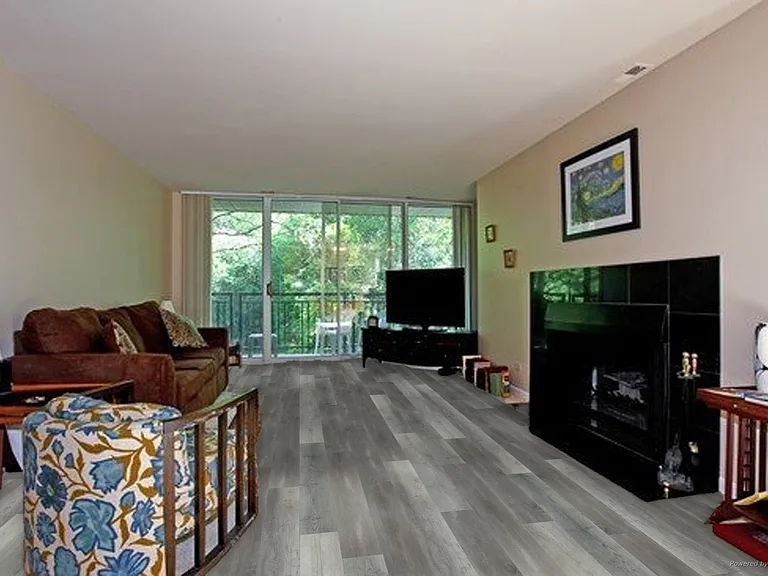 1833 Four Lakes Ave #2M — Photo 2