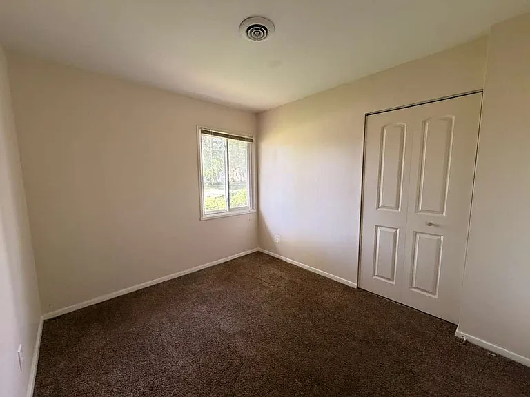 736 W Northgate Pkwy — Photo 11