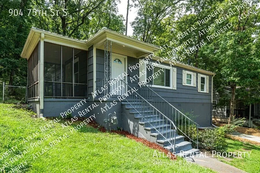 3 bedrooms and 1 bathroom home- Won't last long! — Photo 3