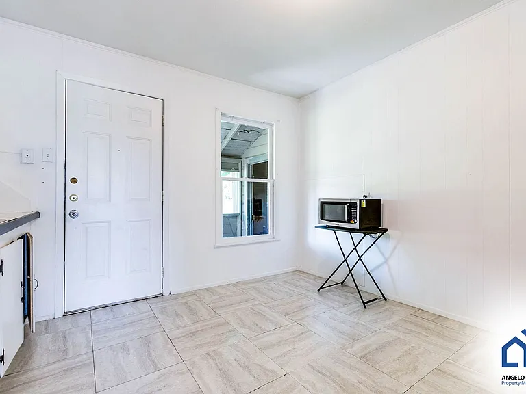 107 Belaire Ave — Photo 7