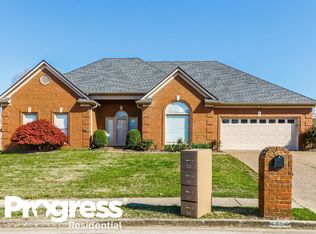 1660 Elderberry Ln, Cordova, TN 38016