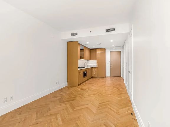 5th image of 300 W 122nd St #10E