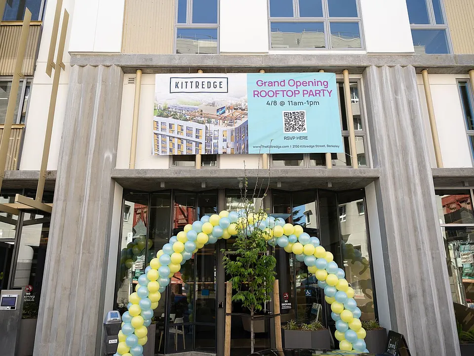 Building Photo 5