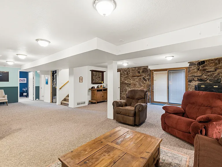 1321 Eagle View Dr — Photo 22