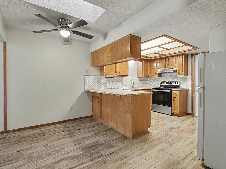 505 NW 137th St — Photo 10