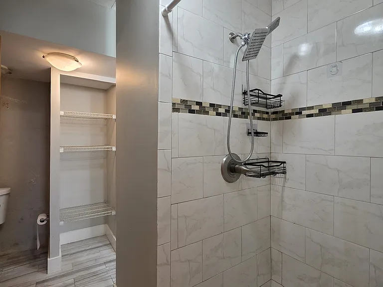 28 E Grand Ave #B — Photo 10