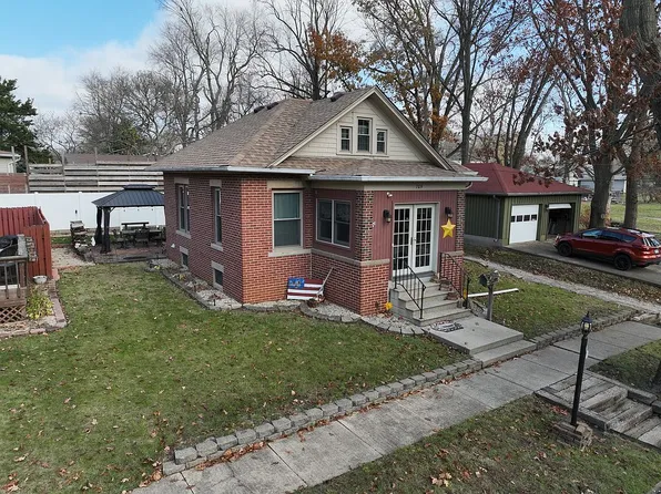 705 E Jefferson St, Clinton, IL 61727