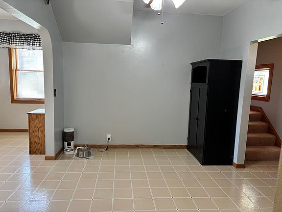 5th image of 109 S Grant St