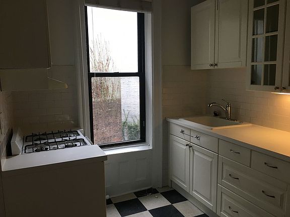 2nd image of 206 Prospect Park W #3RR