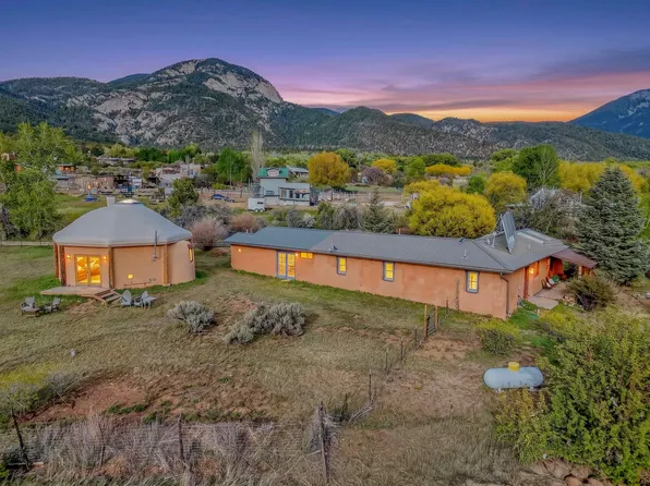 8 Cottonwood Lane, Arroyo Seco, NM 87514