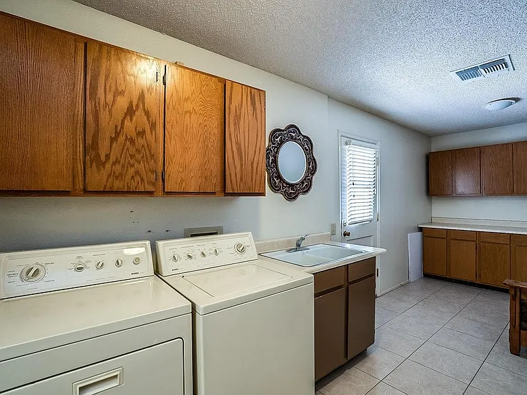 12439 W Tigerseye Dr — Photo 15