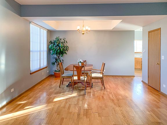3rd image of 1641 Foxmoor Ct
