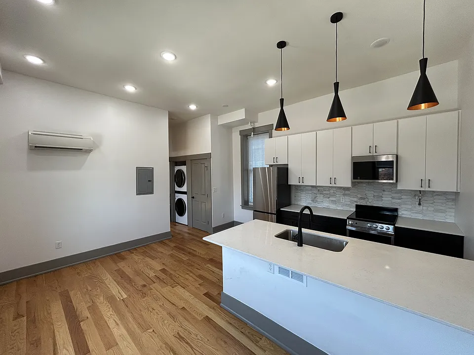 1725 Elm St #4