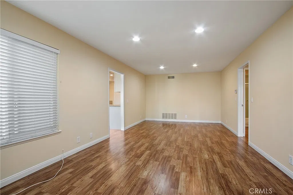 1 bed, 746 sqft, $2,600 — Photo 2