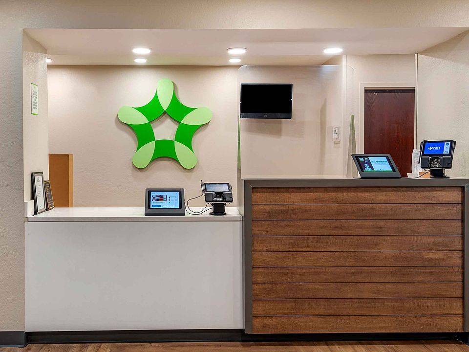 Lobby and Guest Check-in