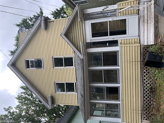 9B8AD657-4303-4CA1-A032-E4FD46653B0F