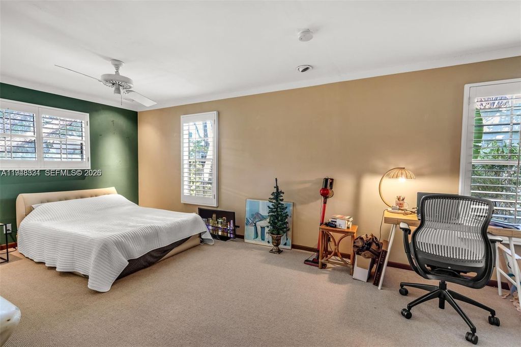 320 SE 10th Ave APT D, photo 6