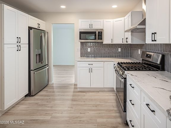 3rd image of 3440 N Bacobi Ave