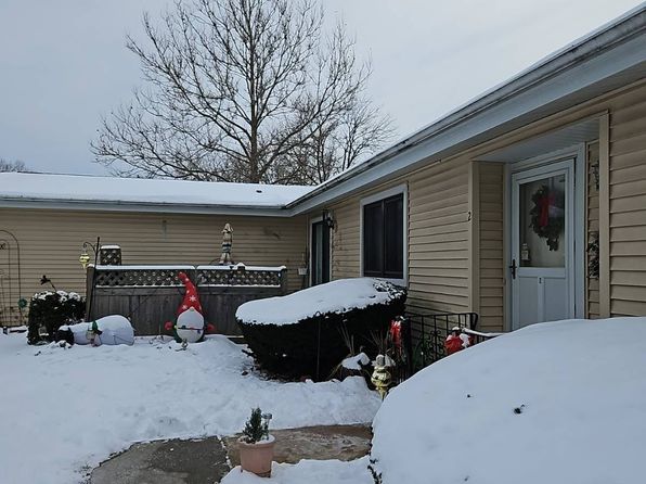 819 Wiltshire Dr #R-2, McHenry, IL 60050
