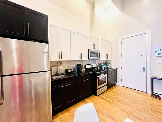 Rented by EXR | media 25