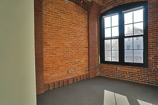 2 bed, 2.0 bath, 916 sqft, $2,675 — Photo 3