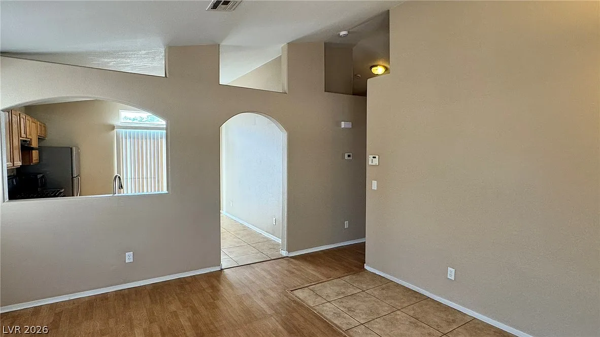 3 bed, 2.0 bath, 1150 sqft, $1,798 — Photo 3