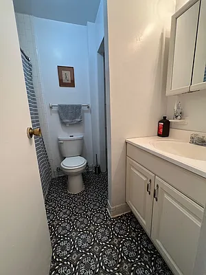 Rented by City Connections Realty | media 9