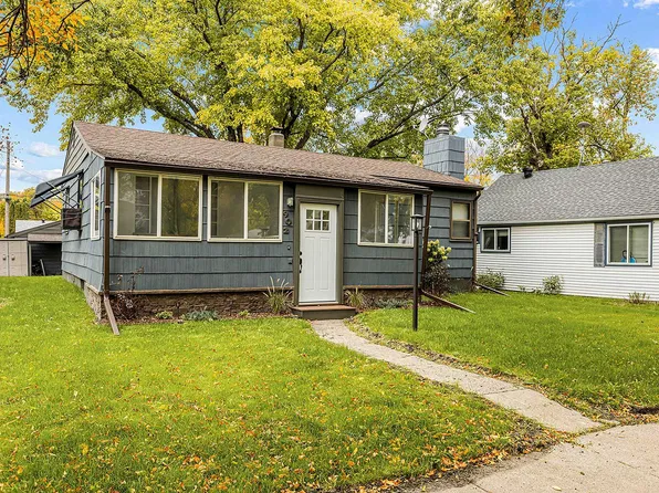 902 26th St N, Fargo, ND 58102