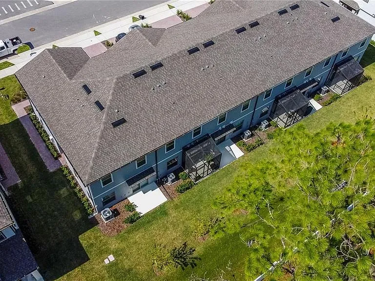 310 Cedar Bark Ln — Photo 33