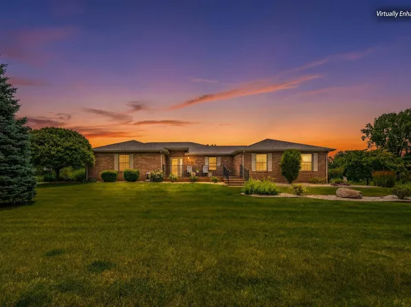 3301 E Indian Hill Dr, Muncie, IN 47302