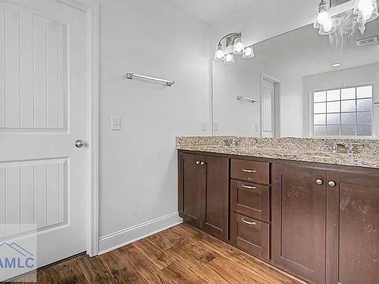 390 Fairview Cir — Photo 33