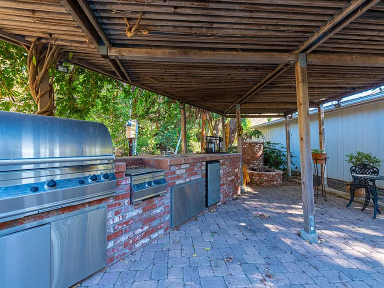 1057 E La Loma Ave — Photo 48