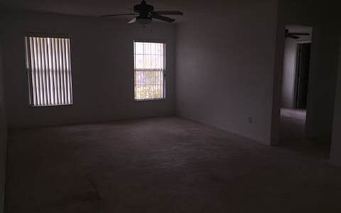 4th image of 162 NW Lakeside Ct