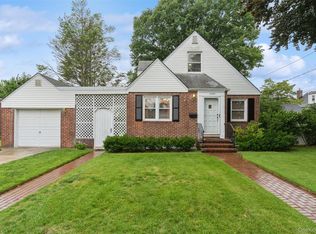 1493 New Hyde Park Drive, New Hyde Park, NY 11040