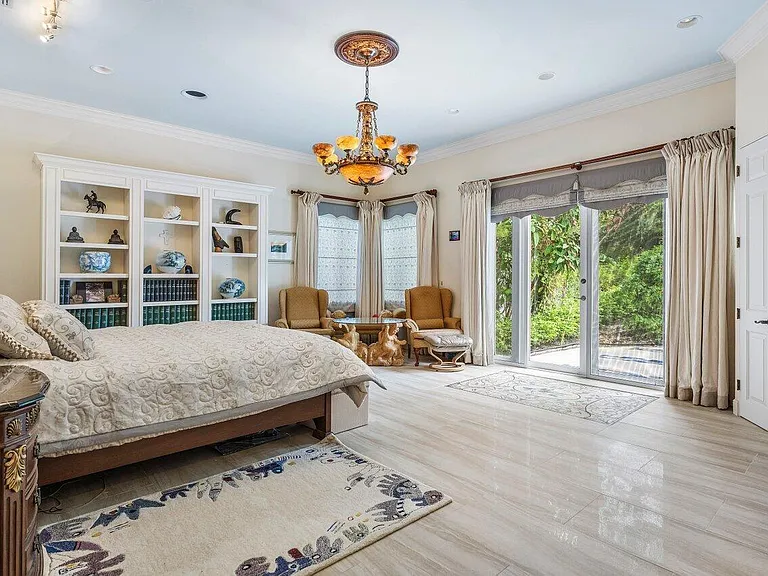2540 Fairway Island Dr — Photo 24