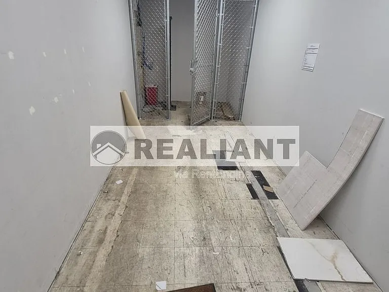 1701 Madison Ave #B — Photo 6