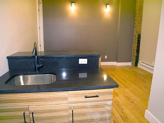 3rd image of 1428 Dekalb Ave APT 1R