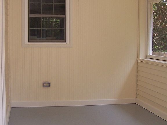 Screened-in Porch