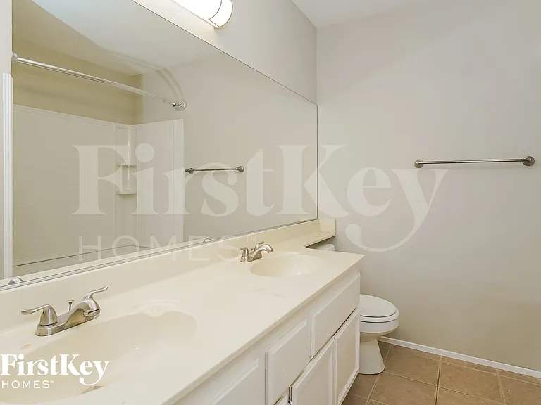 1727 Duarte Dr — Photo 9