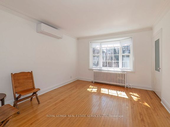2nd image of 8 Macpherson Ave
