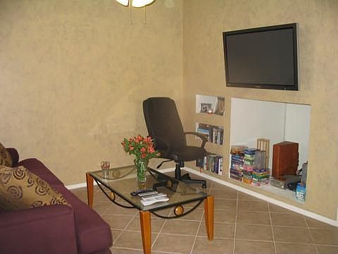 living room 