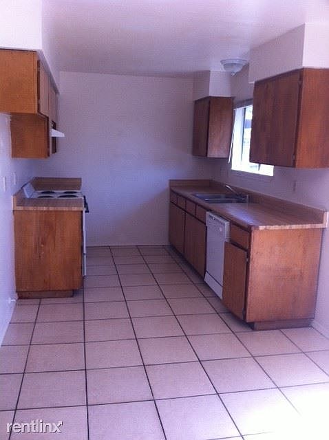2nd image of 307 W 3rd St #C