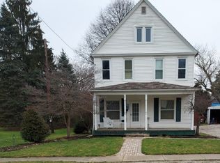 27 Fenton Ave, Mogadore, OH 44260