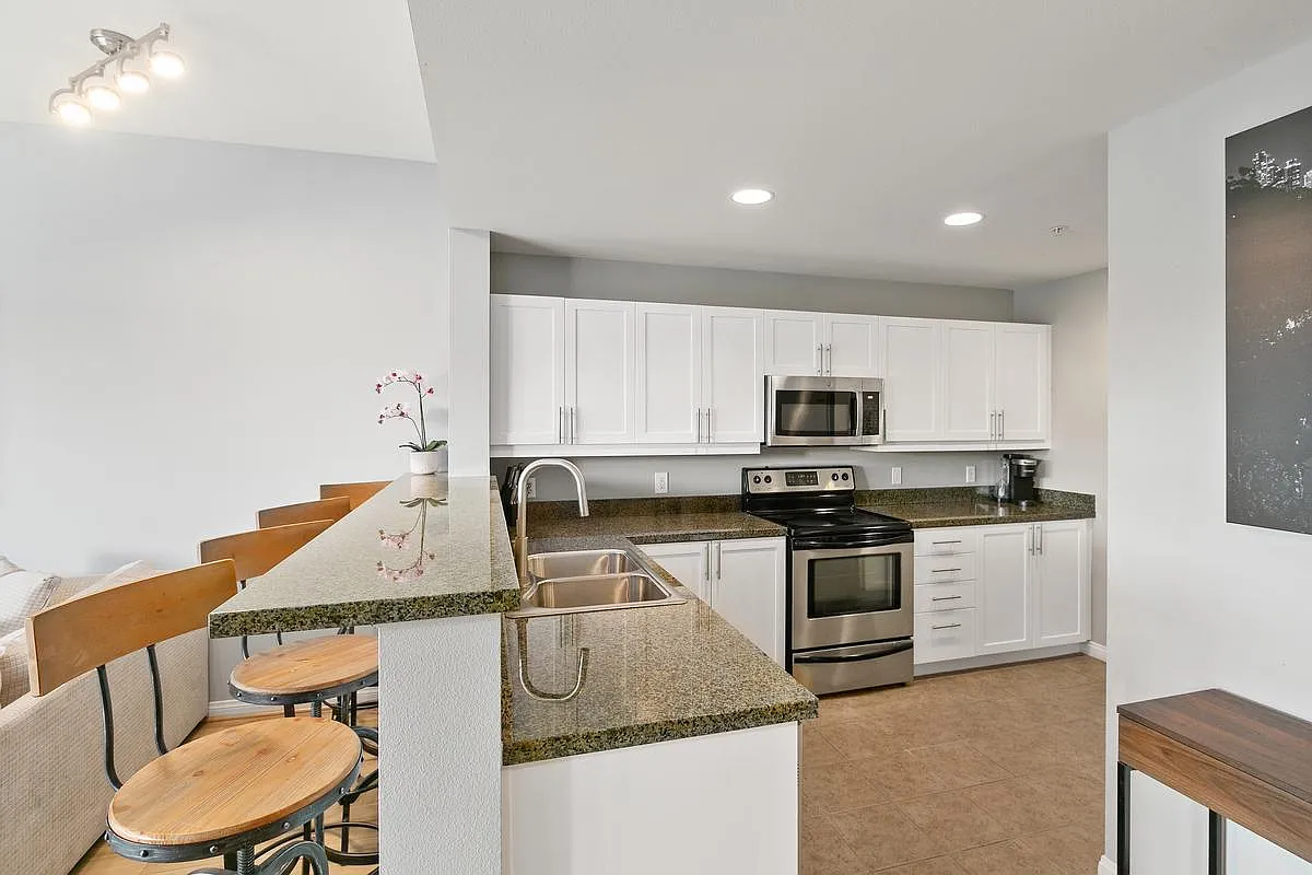 1 bed, 797 sqft, $4,200 — Photo 4
