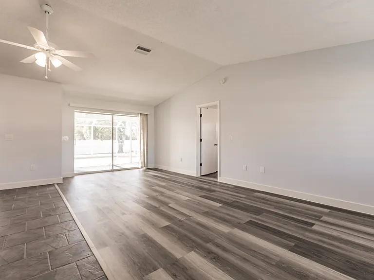 11065 Waterford Ave — Photo 18