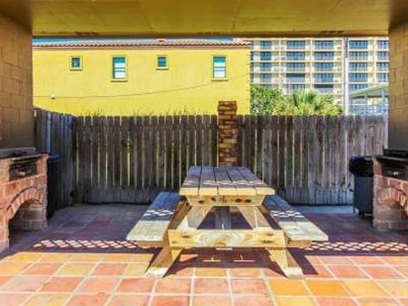 2nd image of 110 E Pompano St APT 210