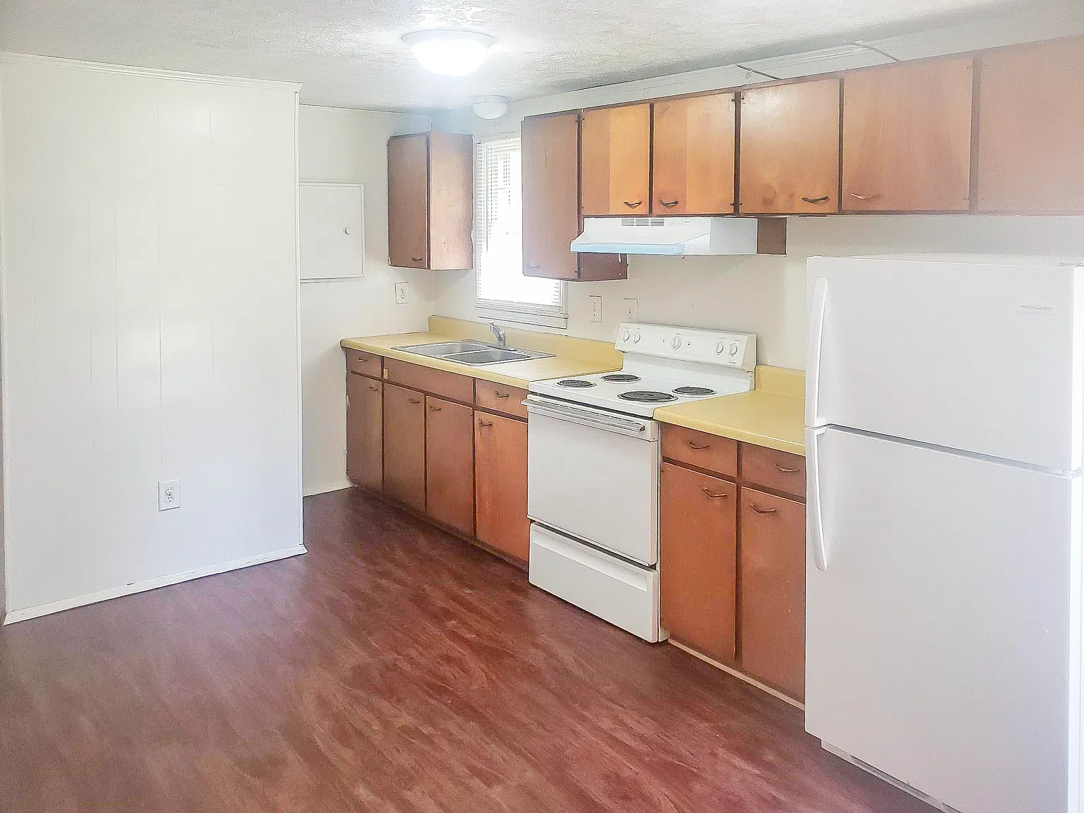 3 bed, 1350 sqft, $1,399 — Photo 2