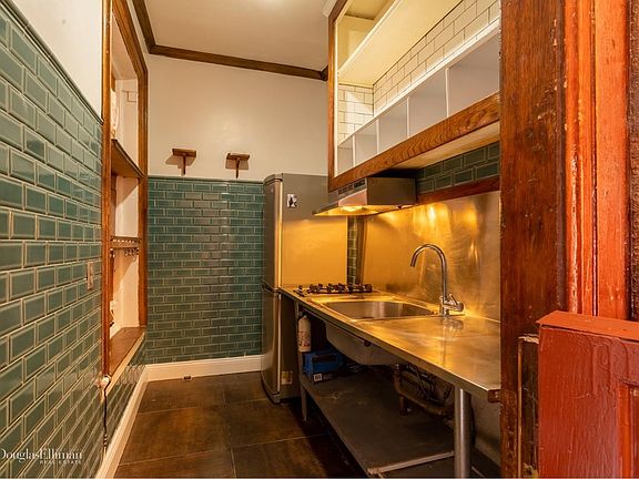 4th image of 17 W 106th St APT 4A