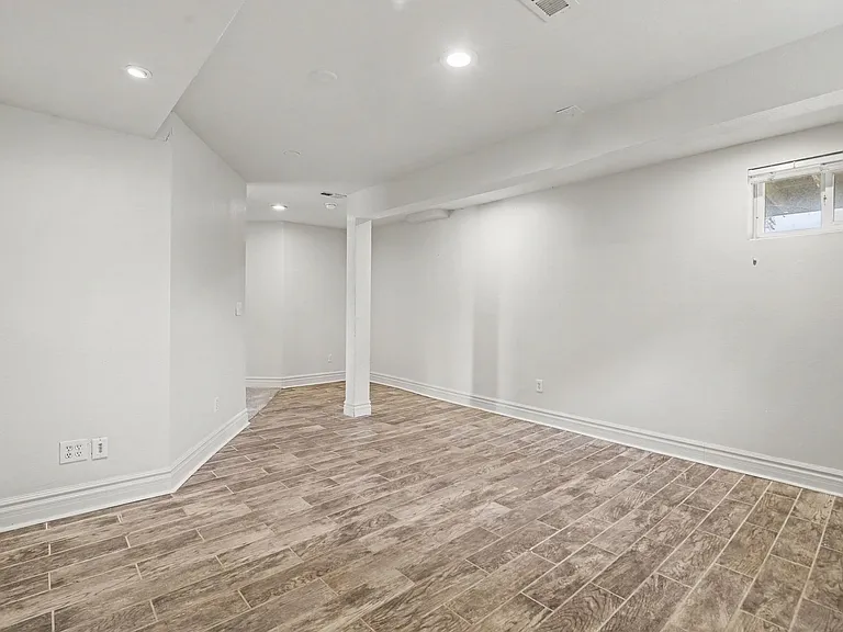 5050 Lincoln St — Photo 11