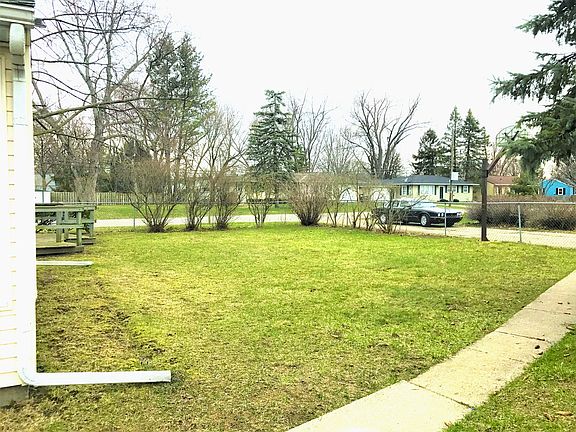 Totally fenced yard!